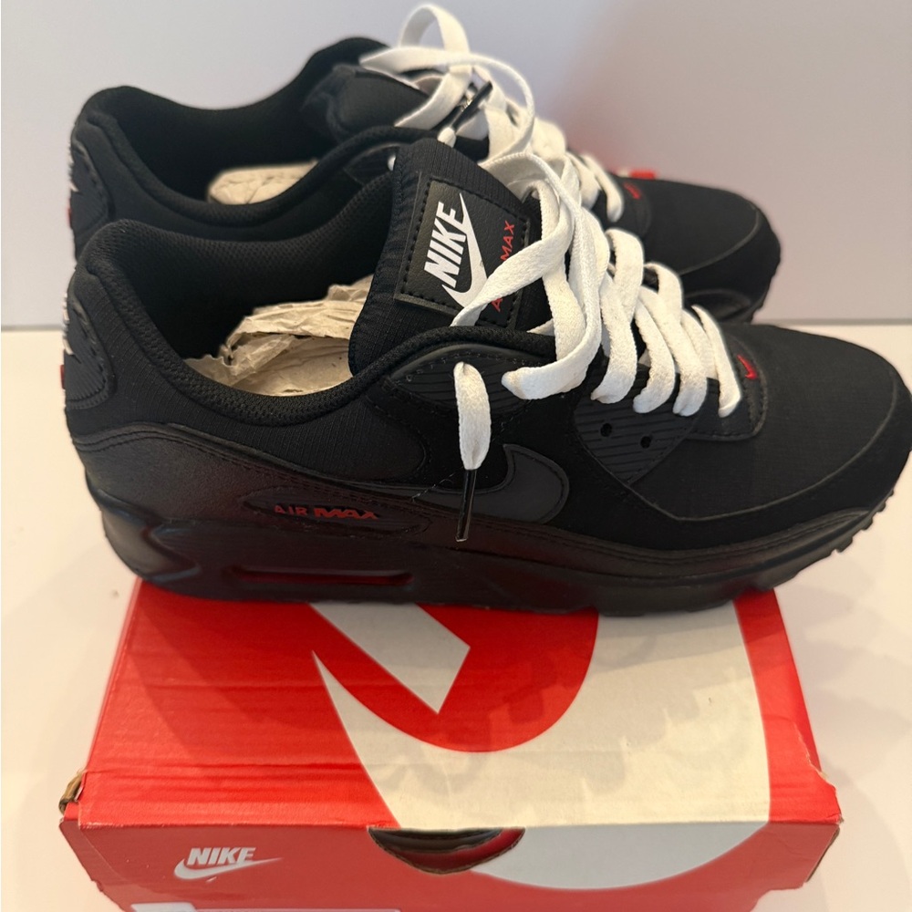 Nike Air Max Plus Black and Red - Picture 5 of 9